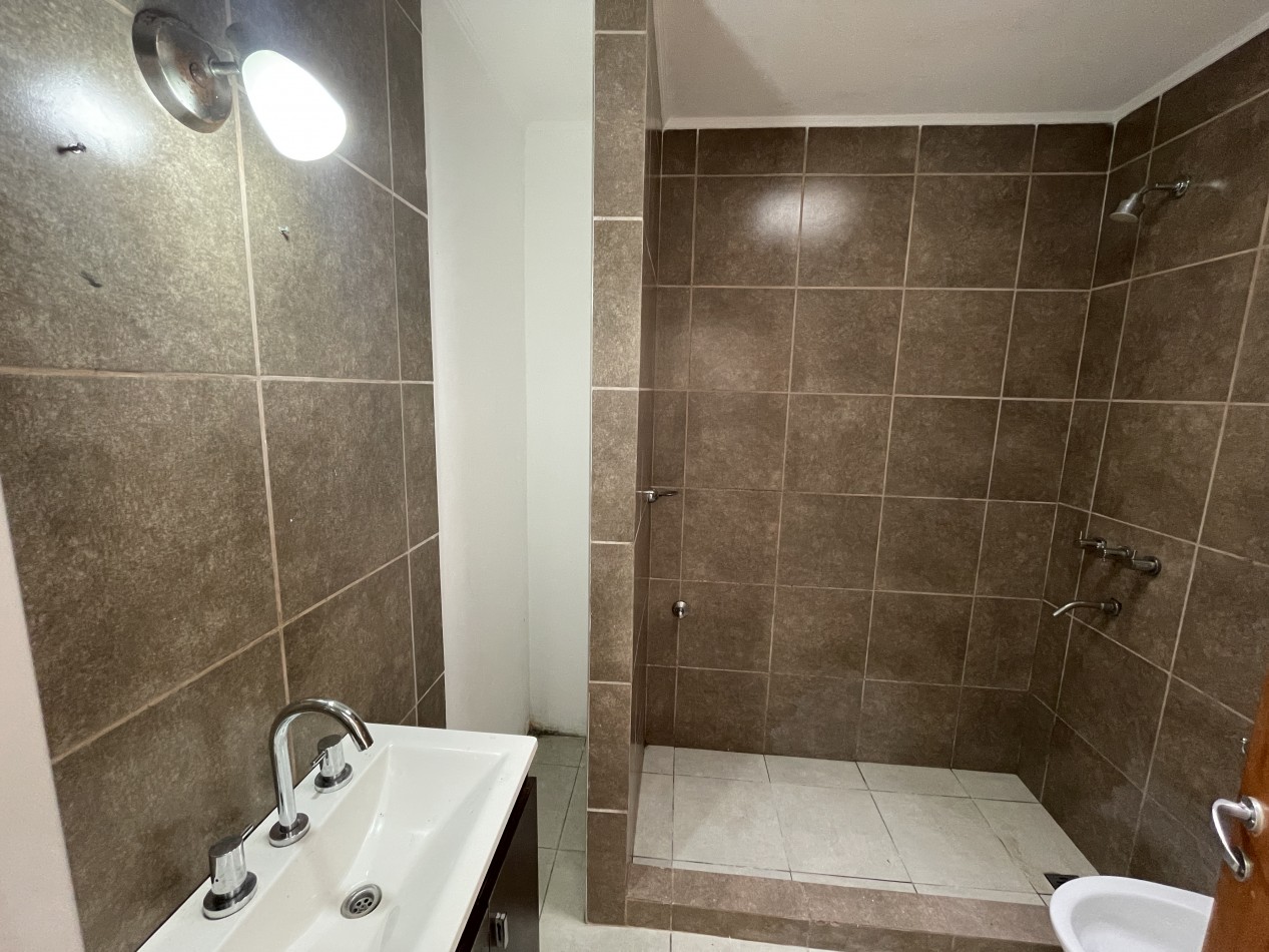 Casa en alquiler en Parana - DOS DORMITORIOS CON COCHERA A ESTRENAR