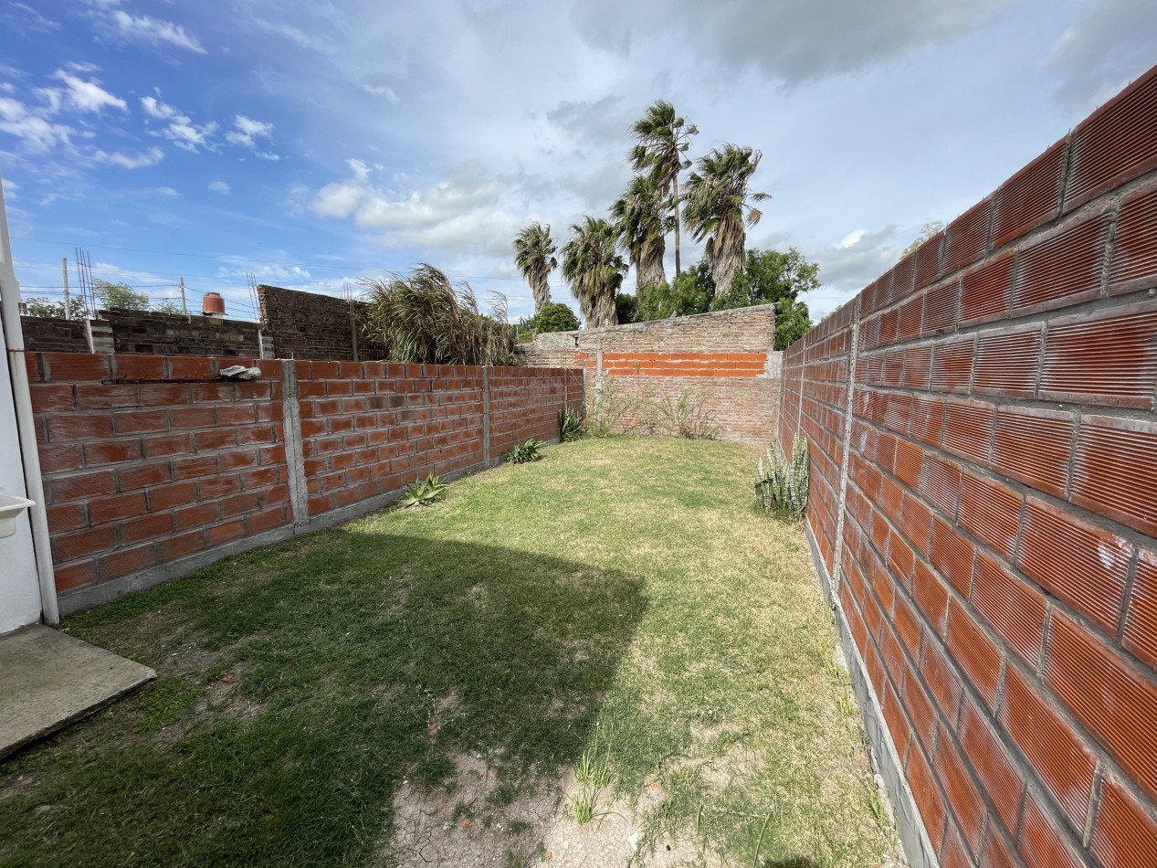 Casa en alquiler en Parana - DOS DORMITORIOS CON COCHERA A ESTRENAR