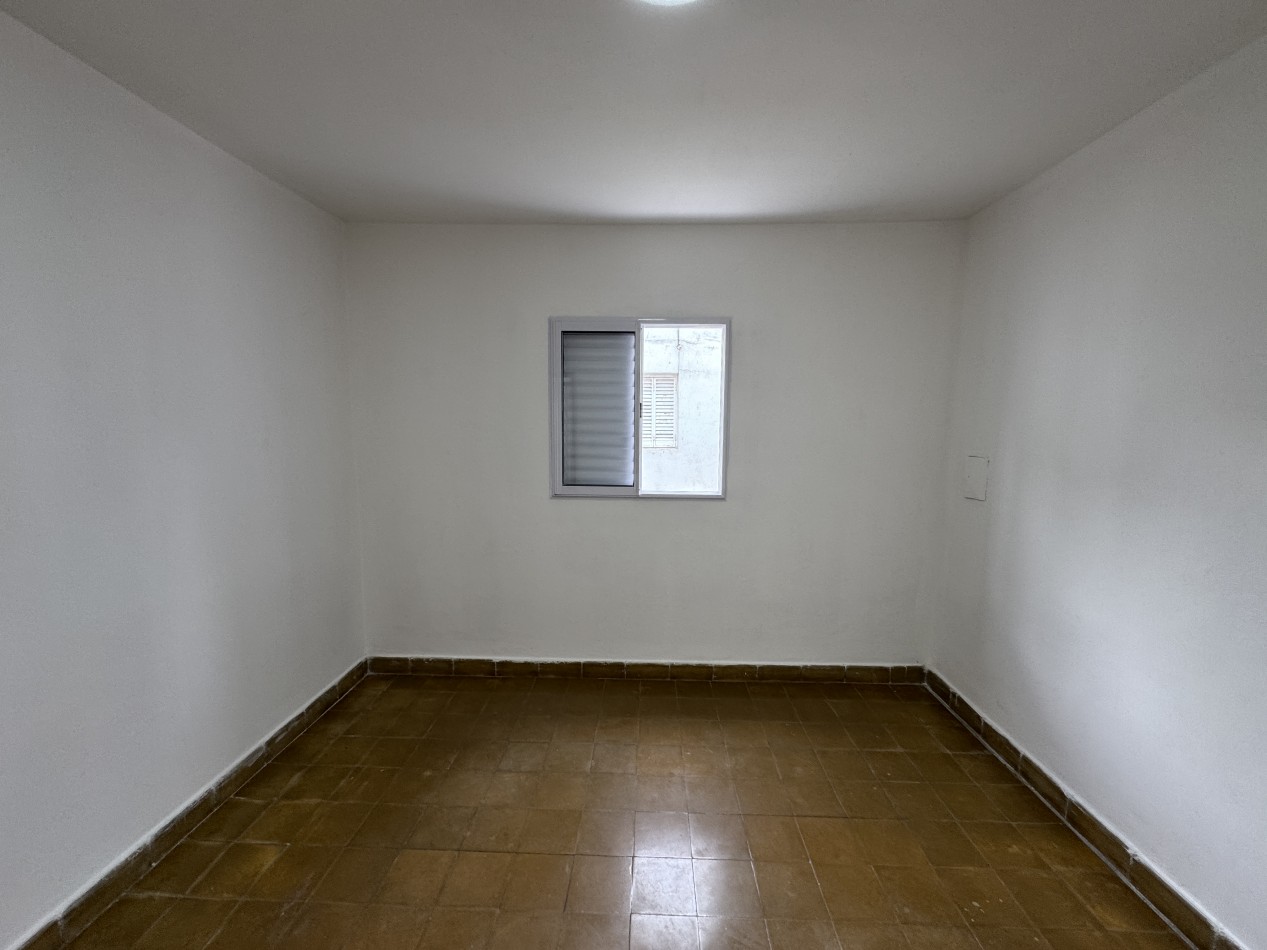 ALQUILER - 2 DORMITORIOS CON PATIO PARANA