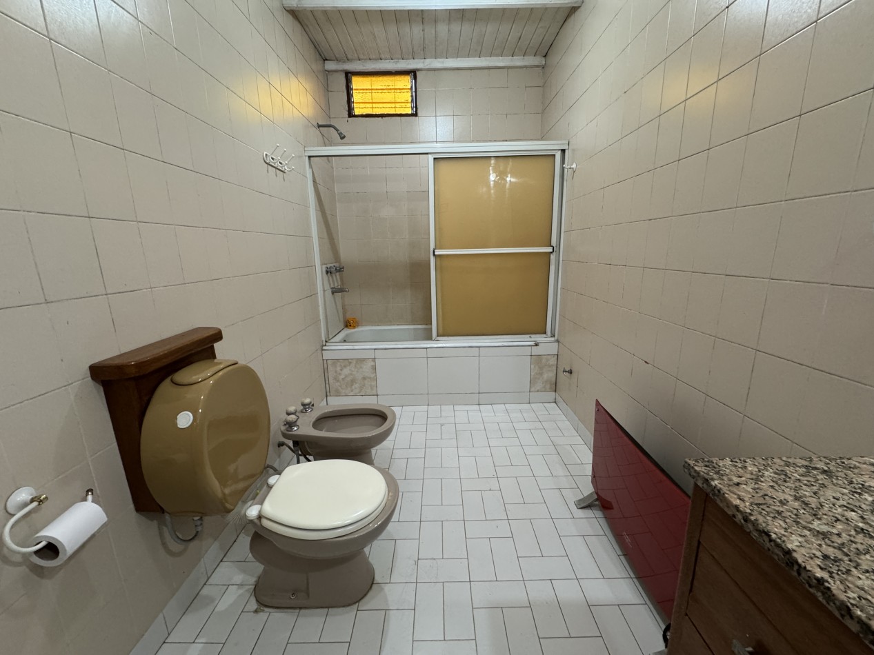 Casa en venta en Parana - Propiedad de dos plantas con ascensor, cochera y terraza