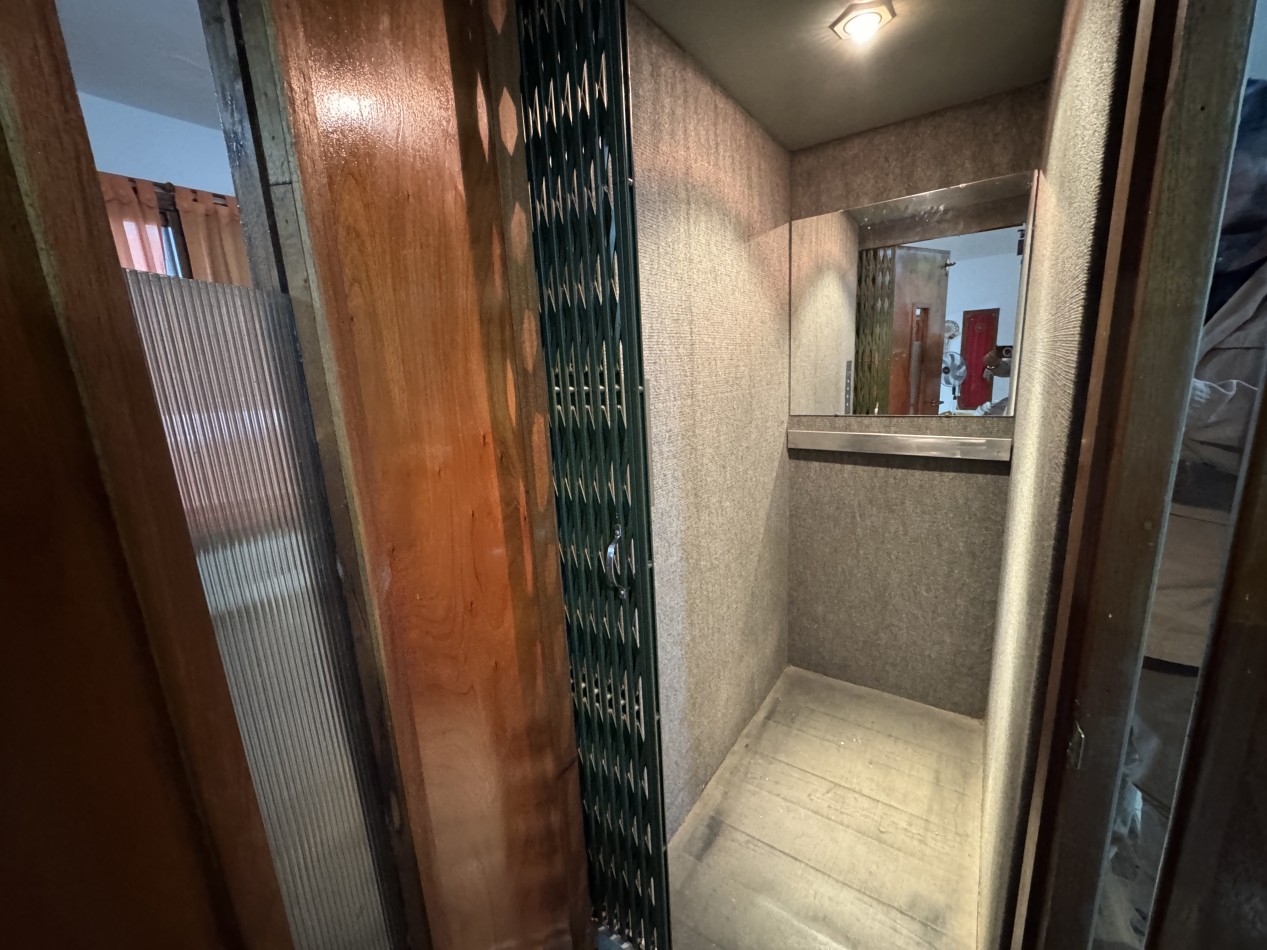 Casa en venta en Parana - Propiedad de dos plantas con ascensor, cochera y terraza