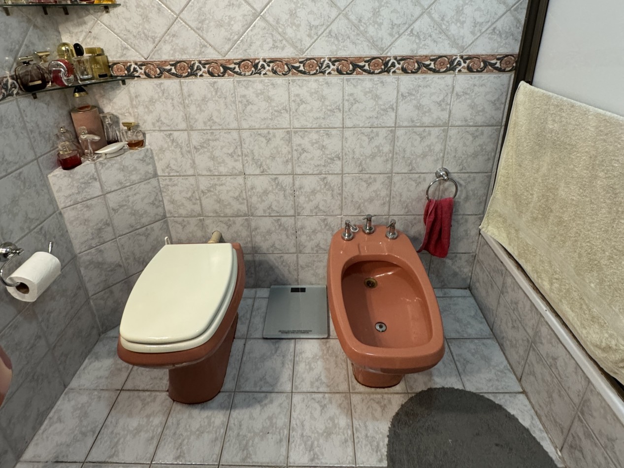 Casa en venta en zona centrica de Parana - Amplio terreno, pileta, quincho y excelente ubicacion