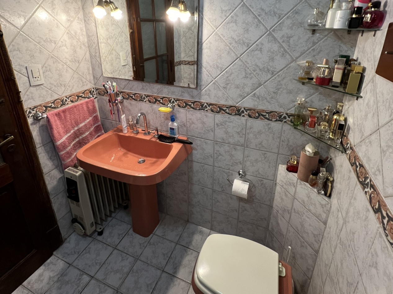 Casa en venta en zona centrica de Parana - Amplio terreno, pileta, quincho y excelente ubicacion