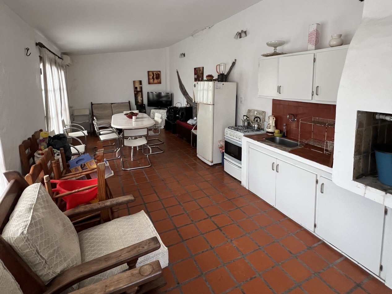 Casa en venta en zona centrica de Parana - Amplio terreno, pileta, quincho y excelente ubicacion