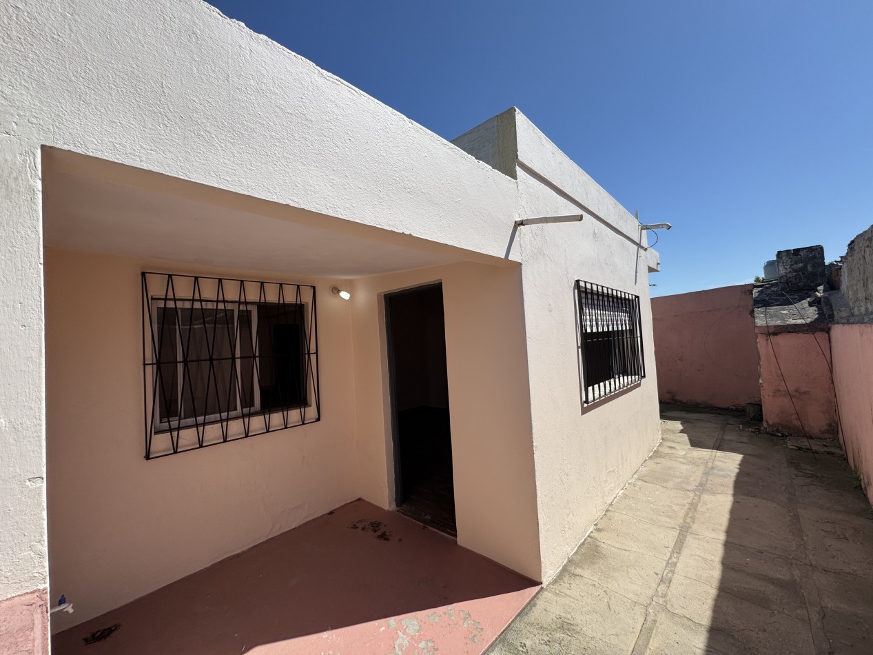 Casa en venta en zona Don Bosco y Diaz Velez - Dos viviendas ideales para familia e inversion