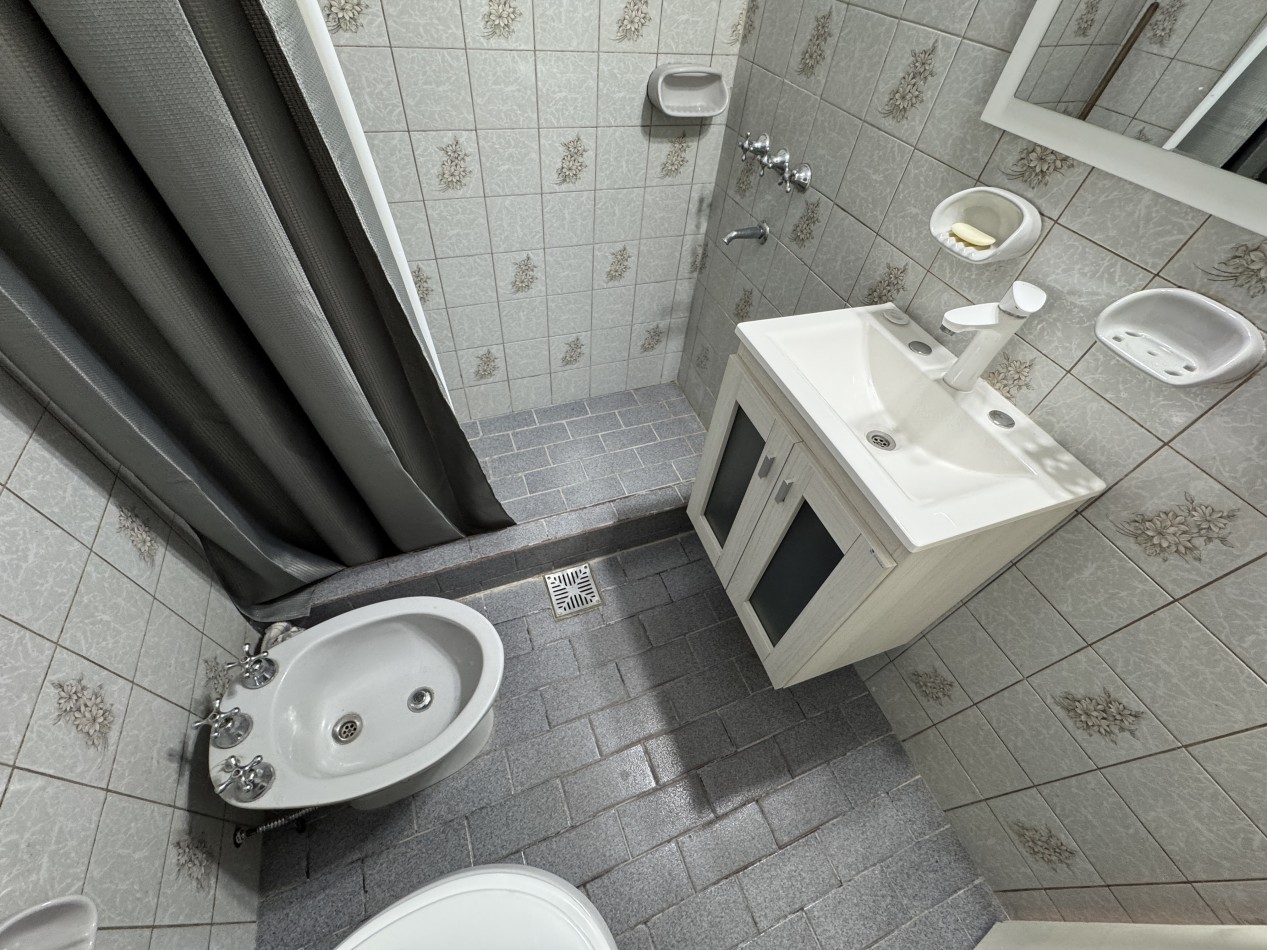 Casa en venta en zona Don Bosco y Diaz Velez - Dos viviendas ideales para familia e inversion