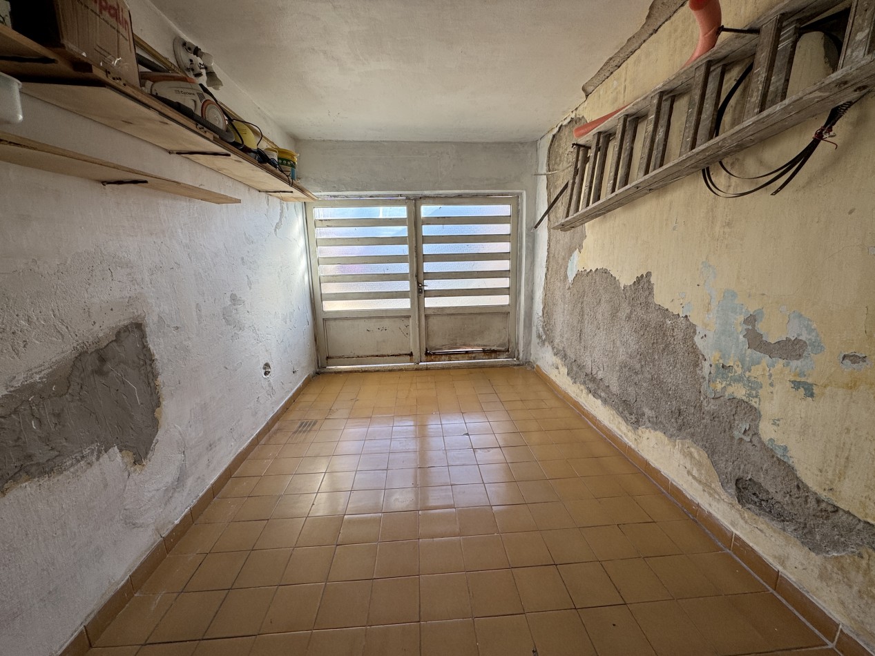 Casa en venta en zona Garrigo y Miguel David Parana - Dos plantas, potencial de ampliacion y todos los servicios 