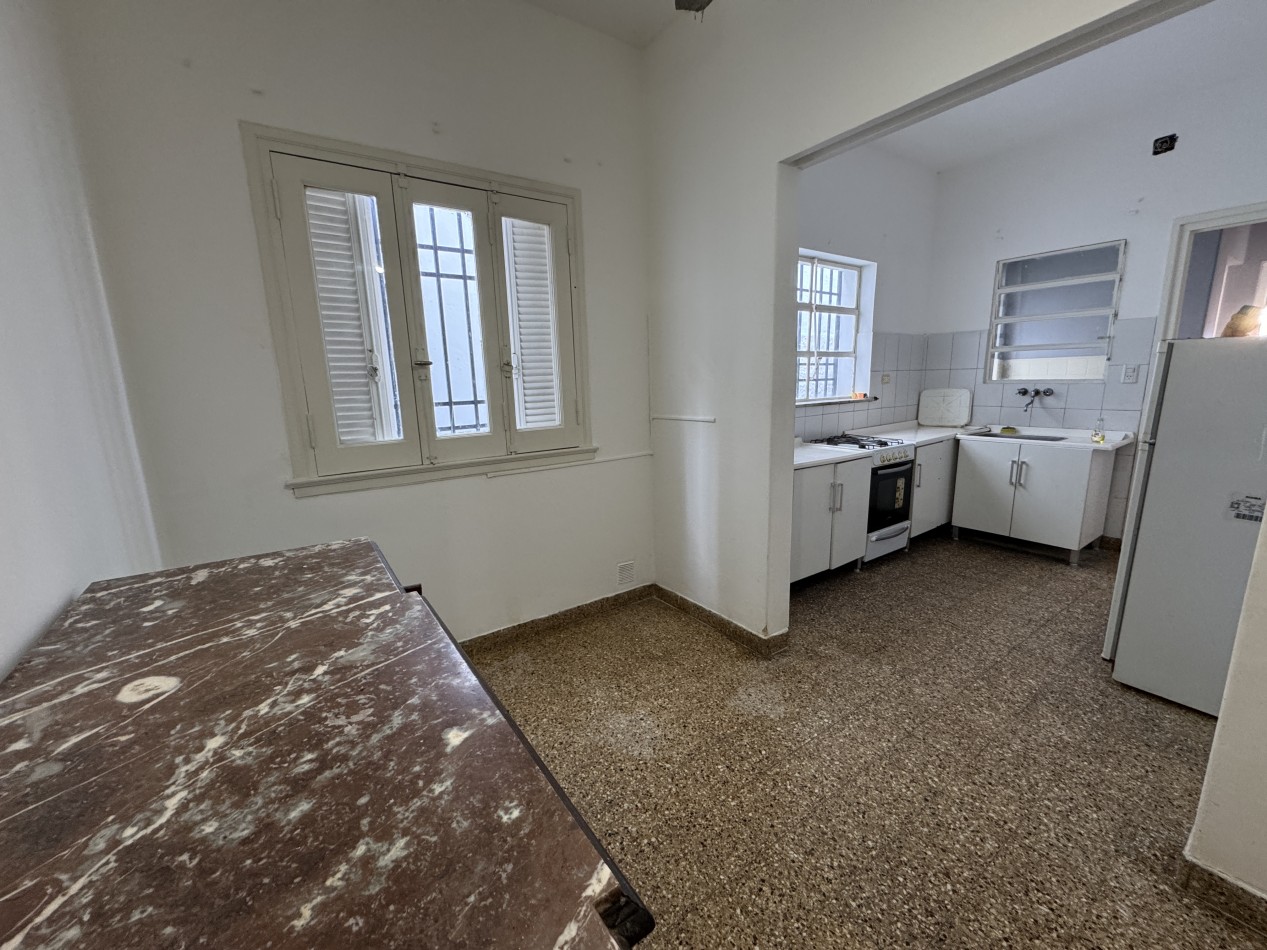 Casa centrica en venta 4 dormitorios con terraza, patio y piscina - Parana