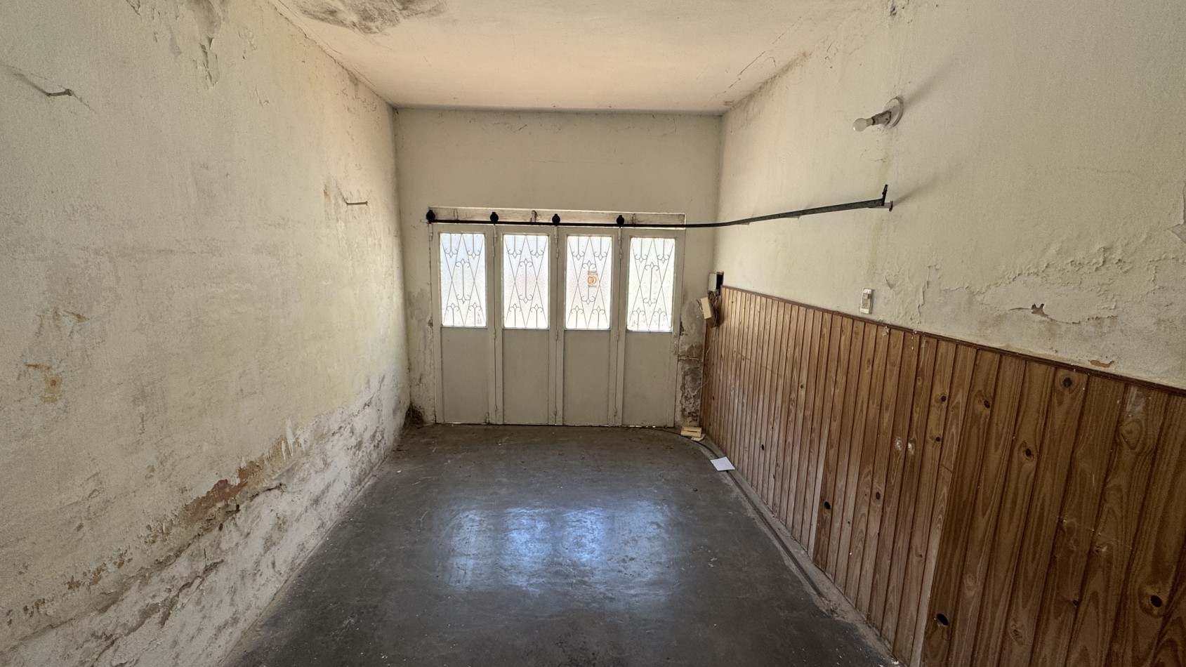 Casa en venta en Pasaje Baucis - Dos unidades con cochera y patios en Parana