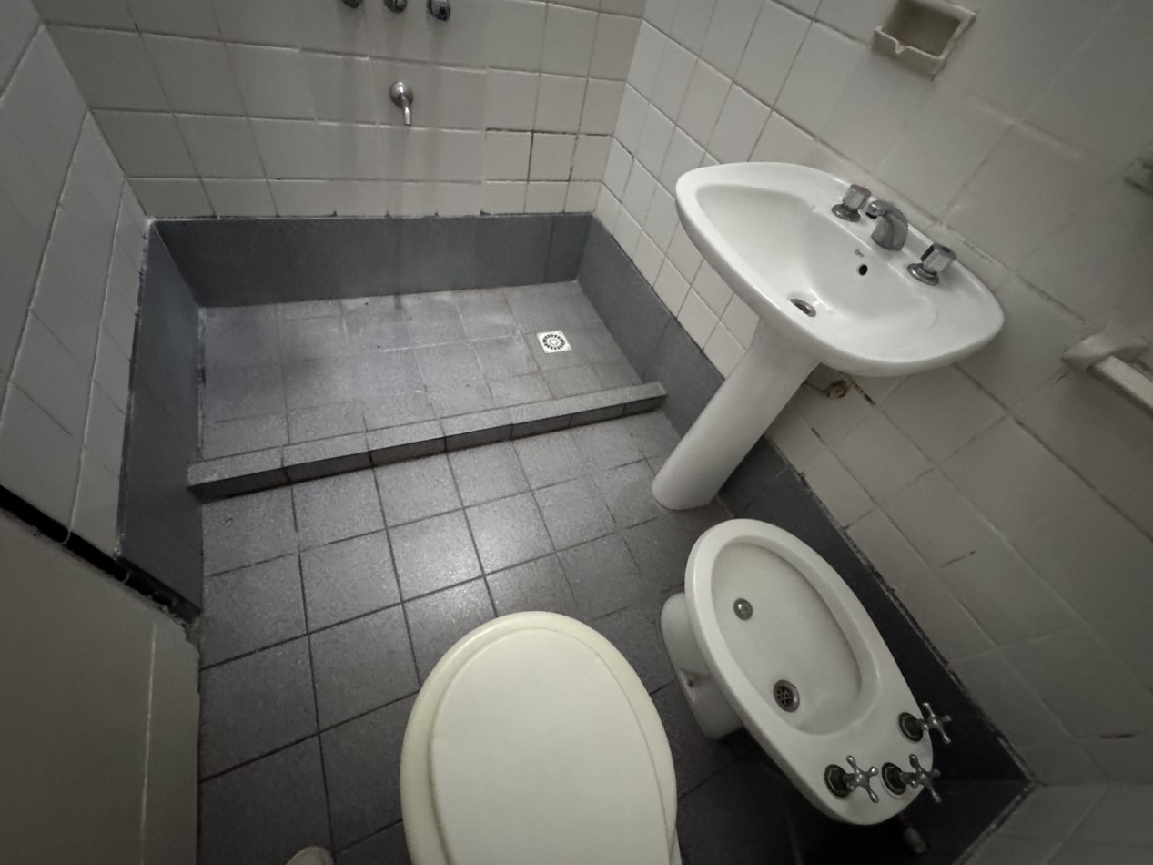 Casa en venta en Pasaje Baucis - Dos unidades con cochera y patios en Parana