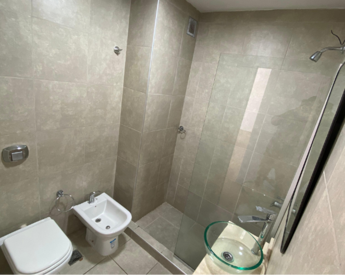 DEPARTAMENTO EN VENTA DE DOS DORMITORIOS + COCHERA.