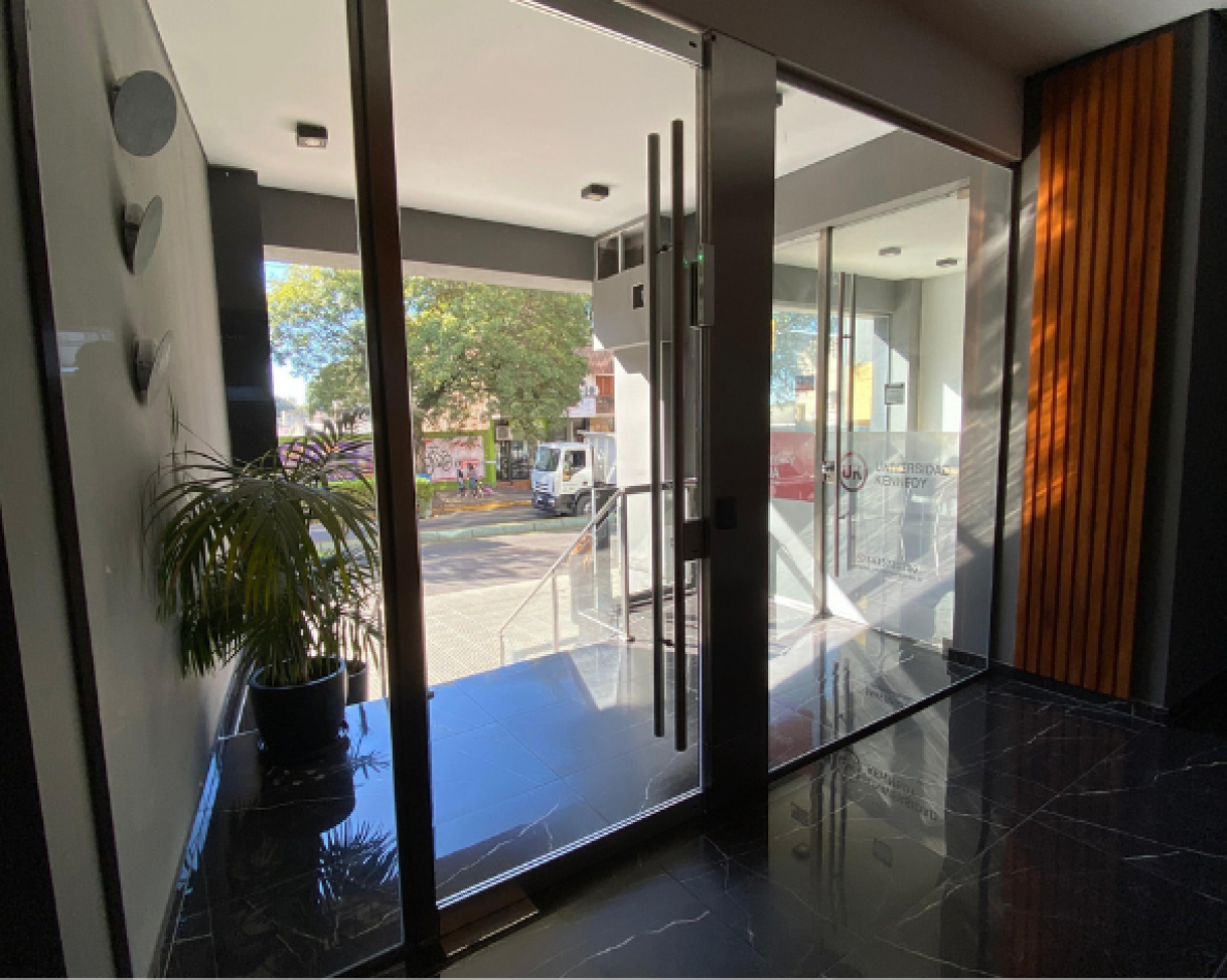 DEPARTAMENTO EN VENTA DE DOS DORMITORIOS + COCHERA.