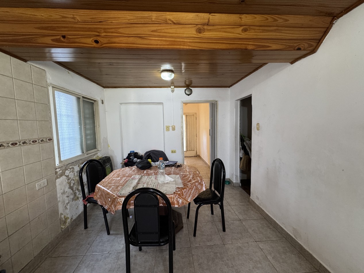 CASA EN VENTA DE 2 DORMITORIOS 
