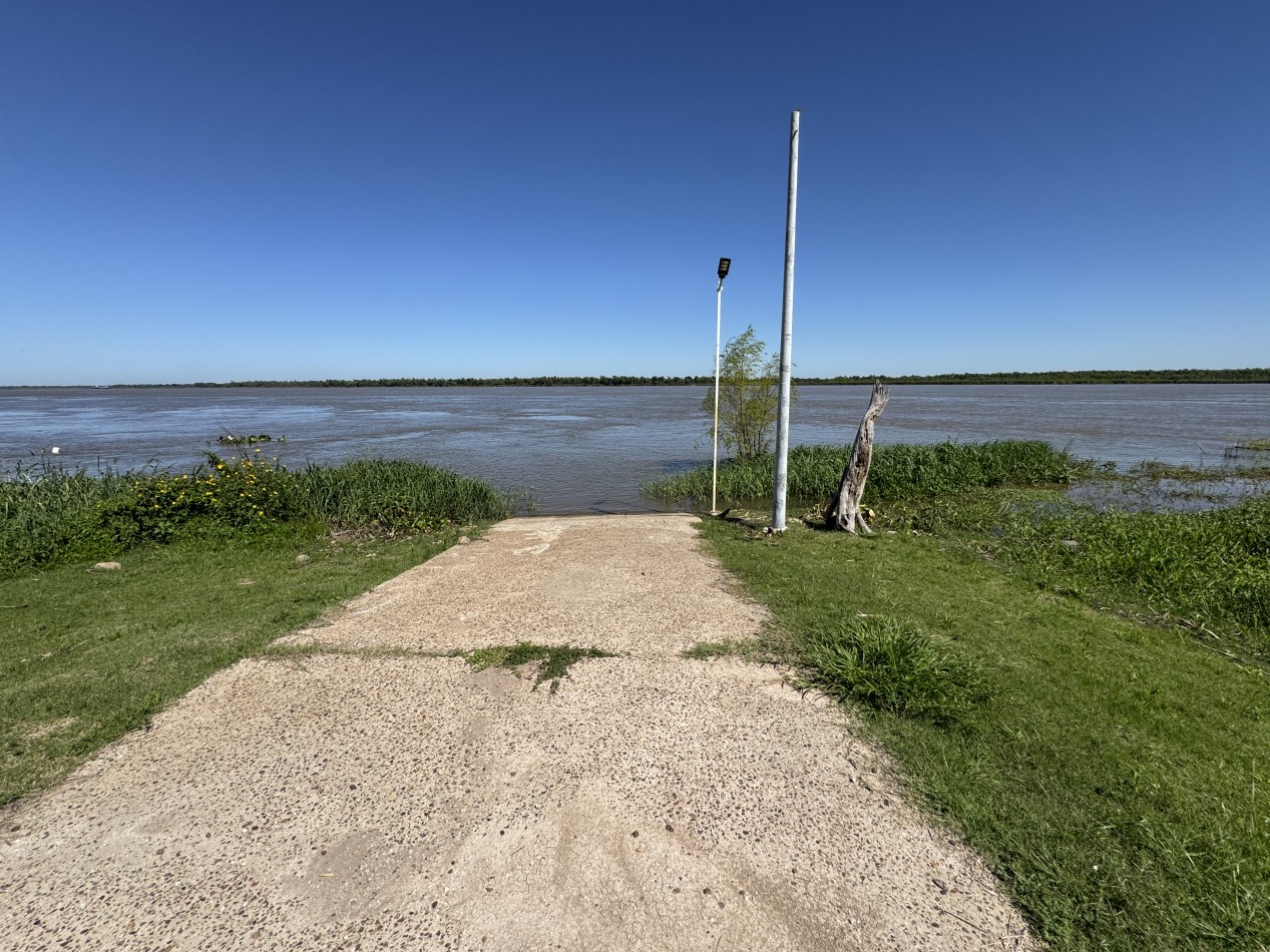 SE VENDE CASA QUINTA A ESTRENAR