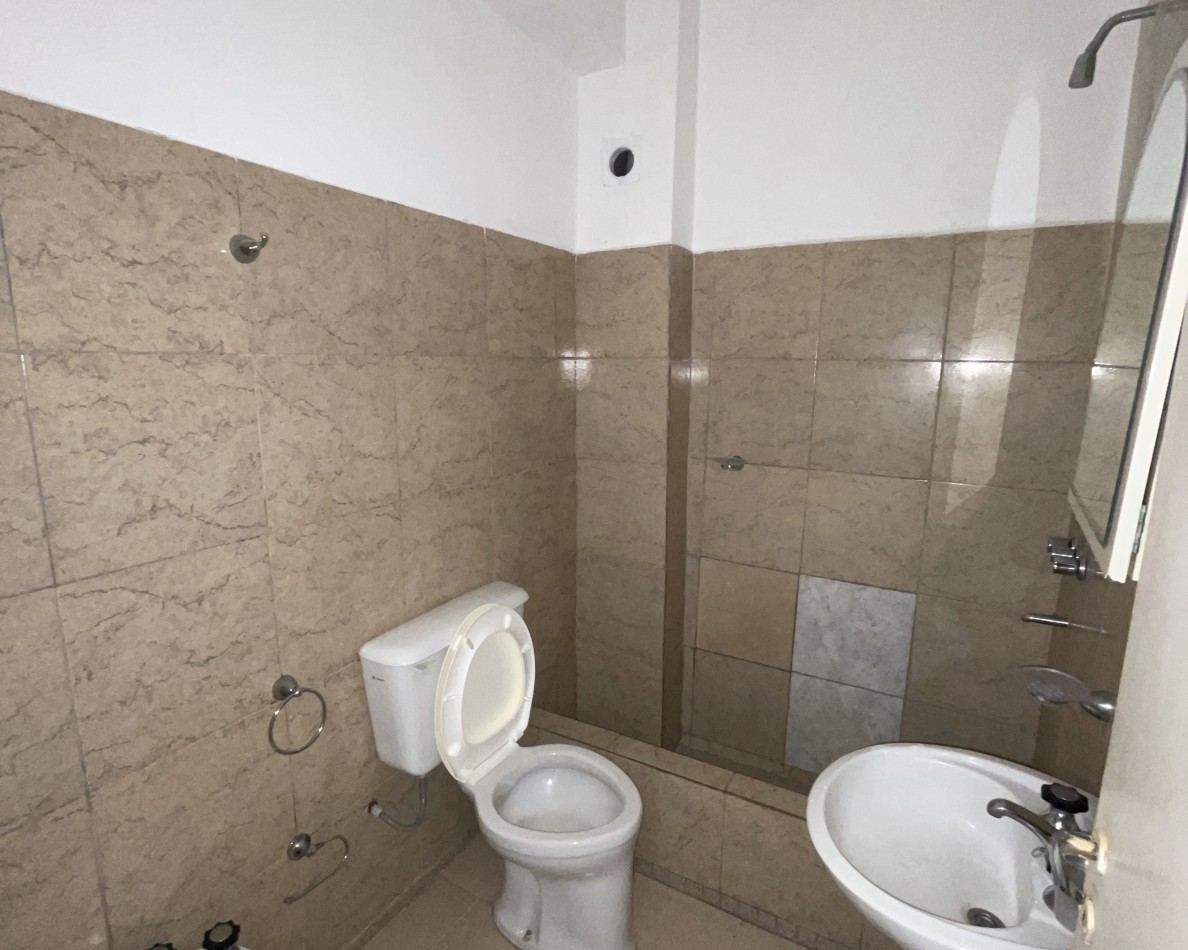 DEPARTAMENTO EN VENTA DE 3 DORMITORIOS EN ZONA CENTRO