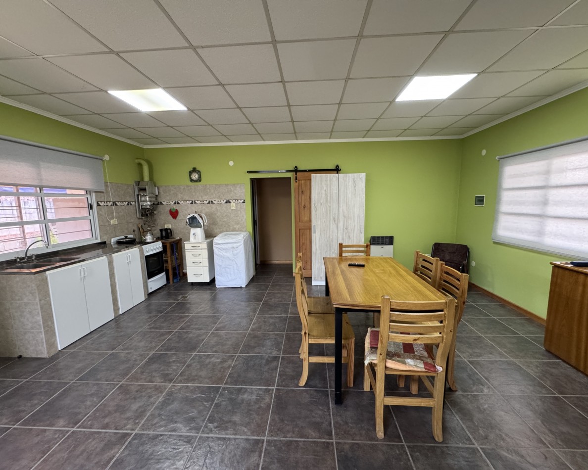 CASA EN VENTA EN AMPLIO TERRENO EN COLONIA AVELLANEDA