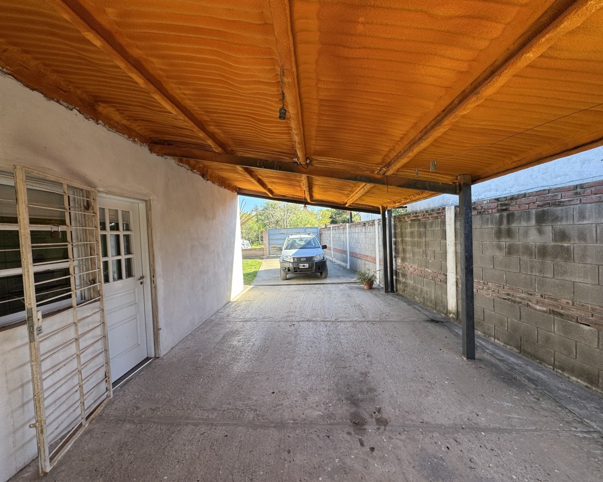 CASA EN VENTA EN AMPLIO TERRENO EN COLONIA AVELLANEDA