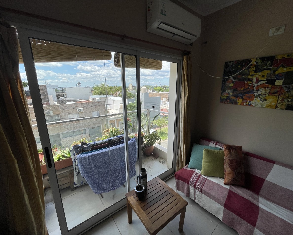Departamento en alquiler de 1 dormitorio en 2° piso por escaleras