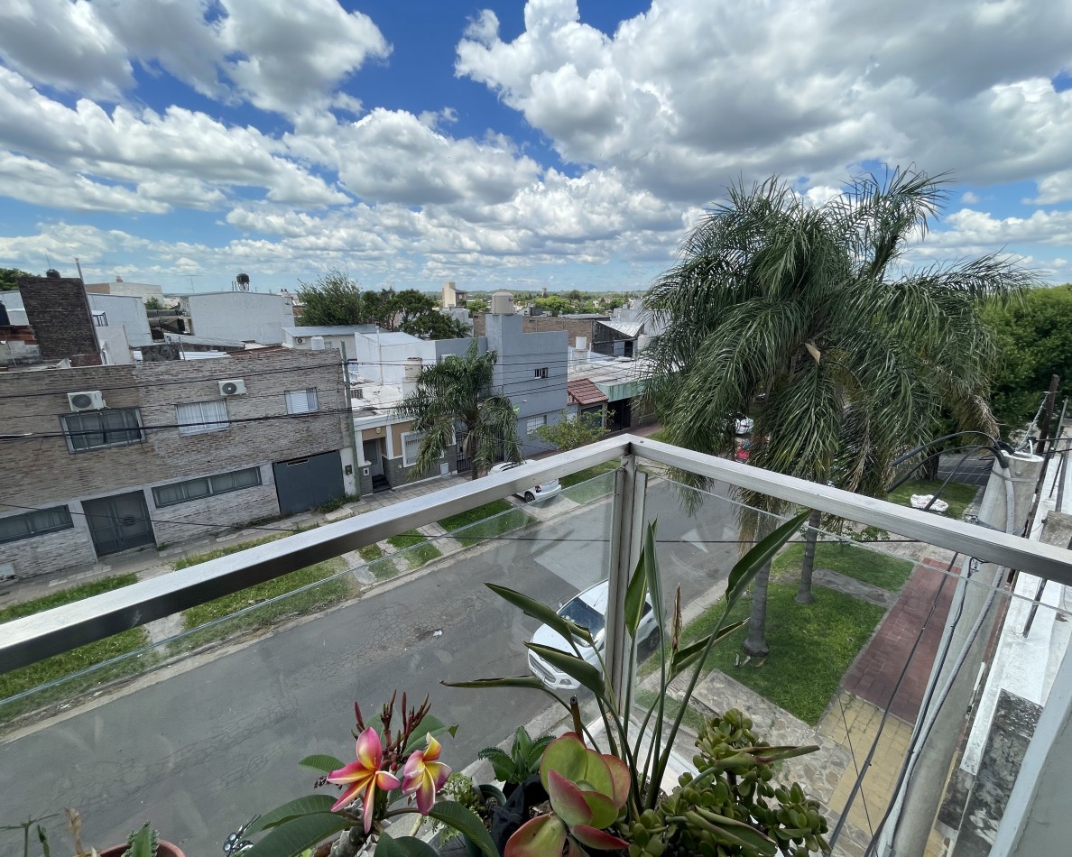 Departamento en alquiler de 1 dormitorio en 2° piso por escaleras