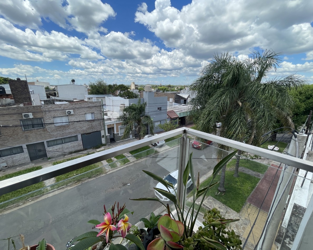 Departamento en alquiler de 1 dormitorio en 2° piso por escaleras