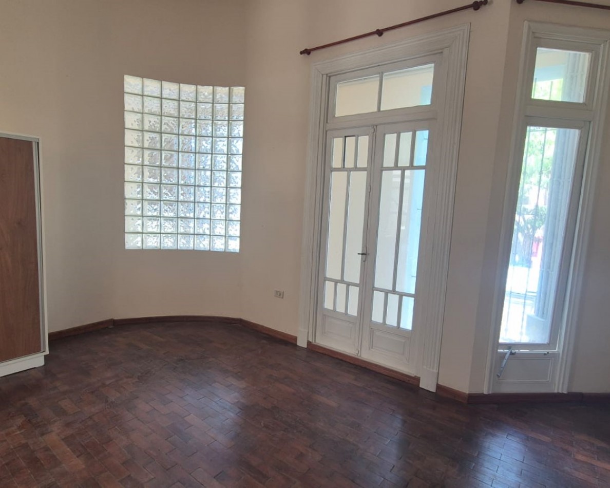 Se alquila departamento de 2 dormitorios en el centro de Parana 