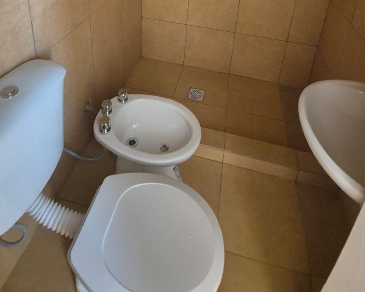 Se alquila departamento de 2 dormitorios en el centro de Parana 