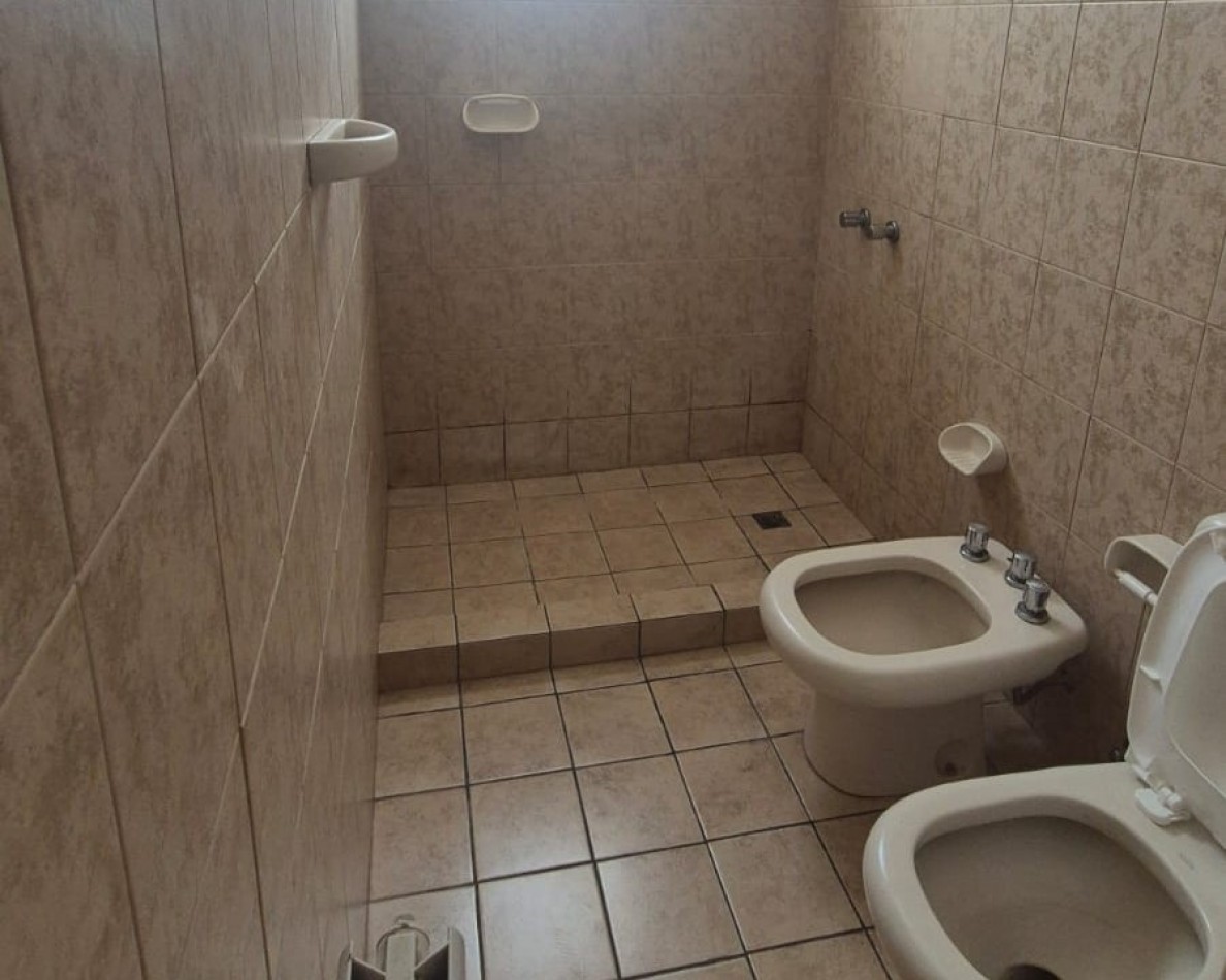 Se alquila departamento de 2 dormitorios en el centro de Parana 