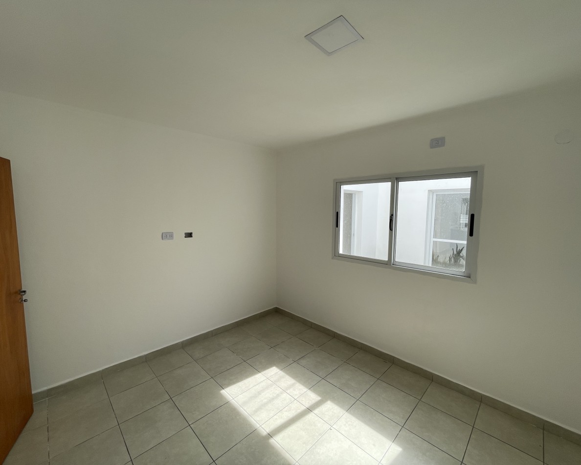 Casa de 2 dormitorios en alquiler en calle Roque Saenz Peña 1576 