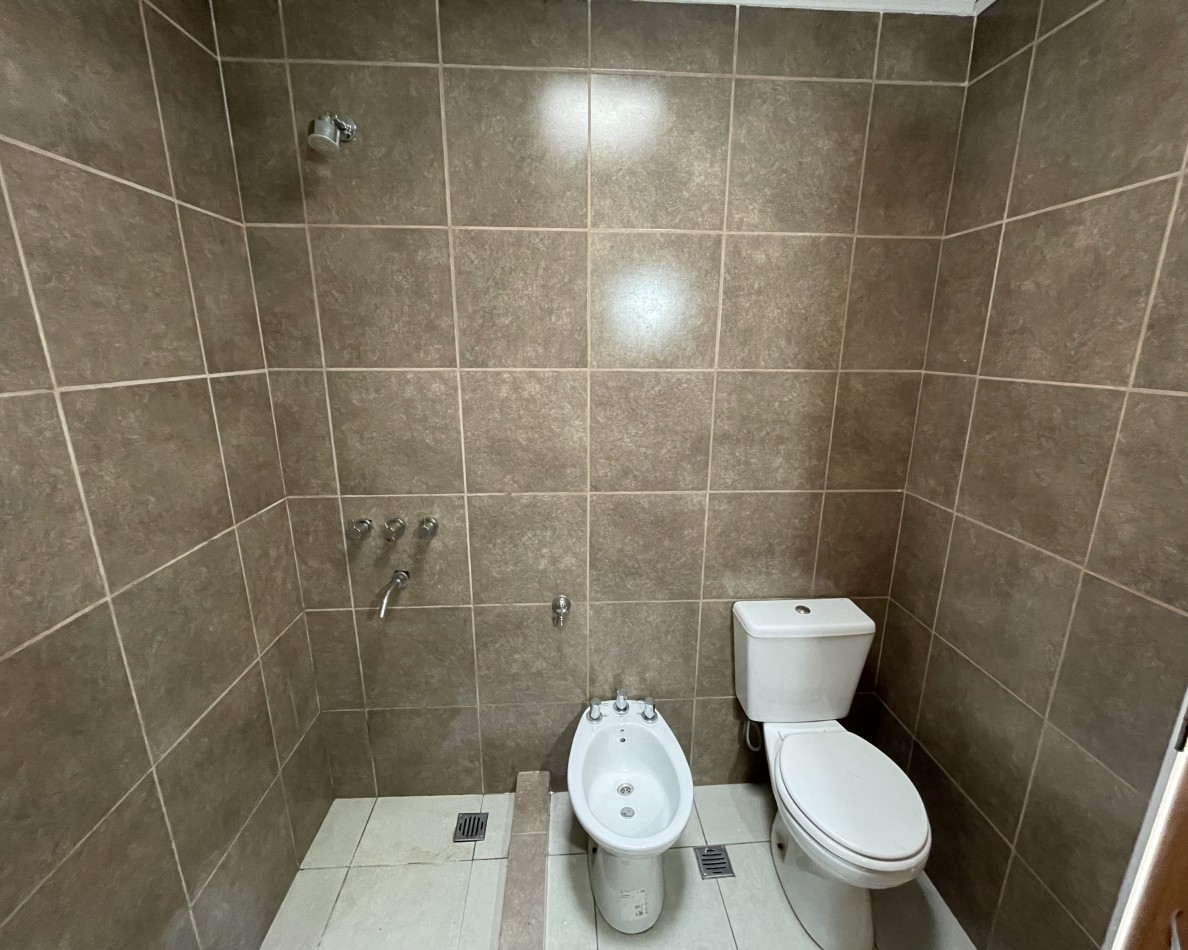 Casa de 2 dormitorios en alquiler en calle Roque Saenz Peña 1576 