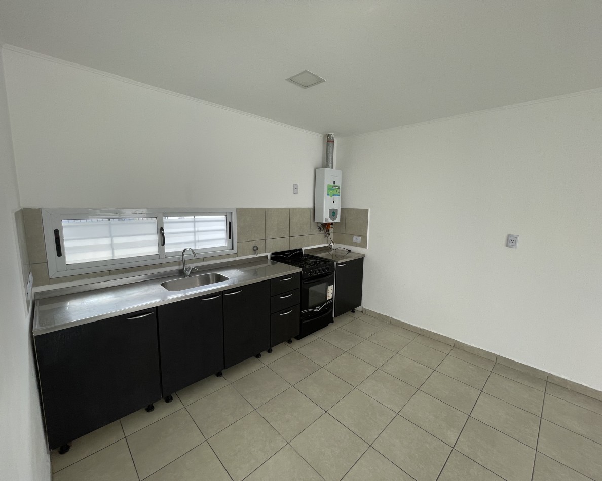 Casa de 2 dormitorios en alquiler en calle Roque Saenz Peña 1576 