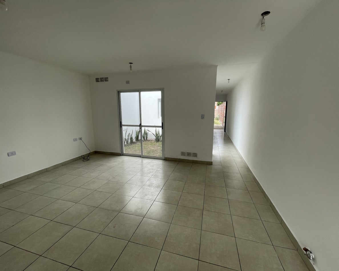 Casa de 2 dormitorios en alquiler en calle Roque Saenz Peña 1576 