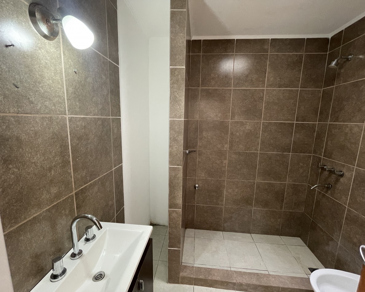 Casa de 2 dormitorios en alquiler en calle Roque Saenz Peña 1576 