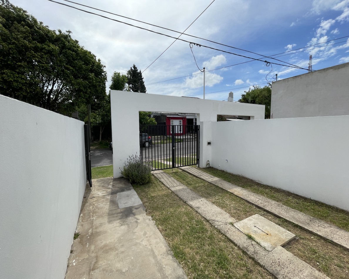 Casa de 2 dormitorios en alquiler en calle Roque Saenz Peña 1576 