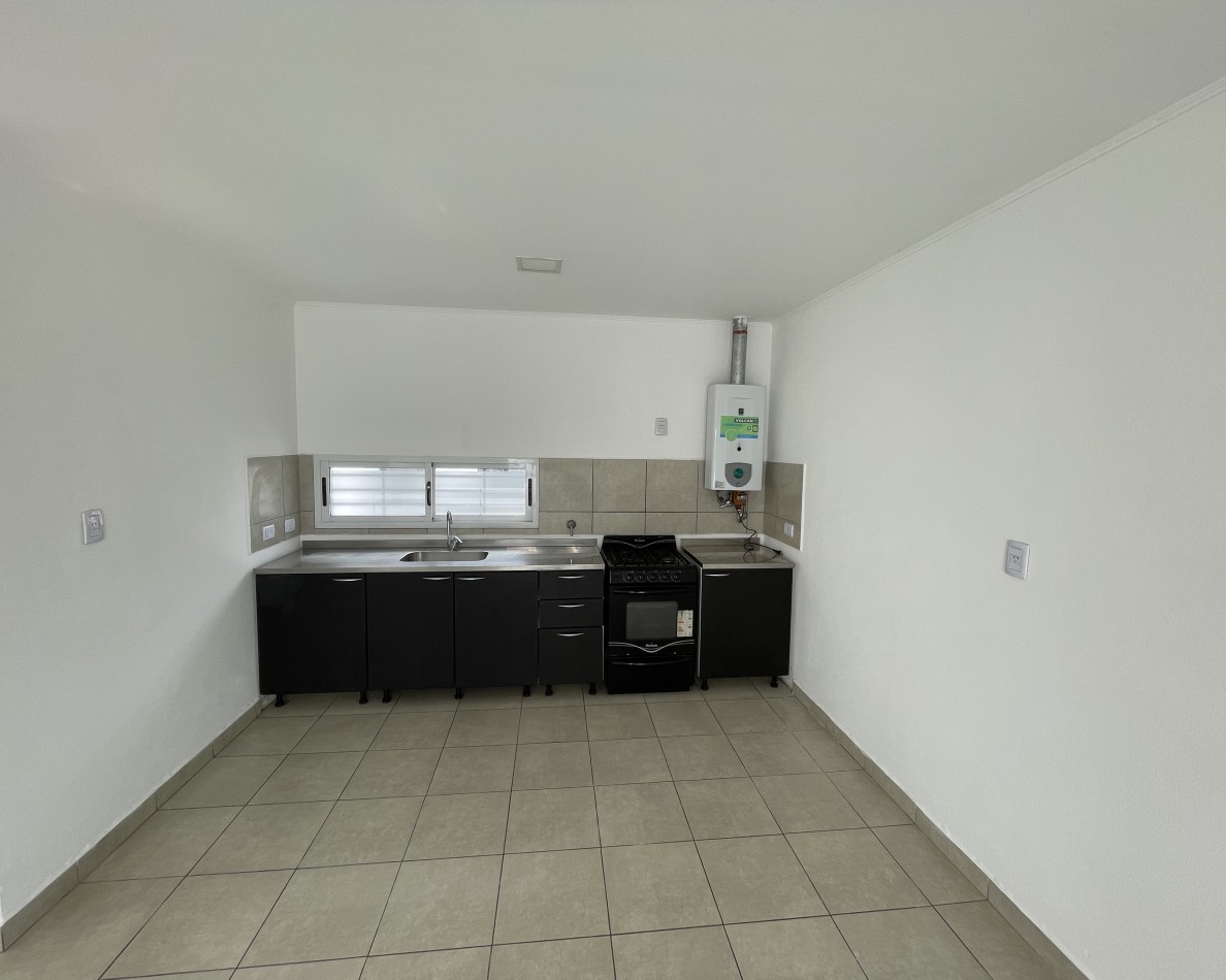 Casa de 2 dormitorios en alquiler en calle Roque Saenz Peña 1576 