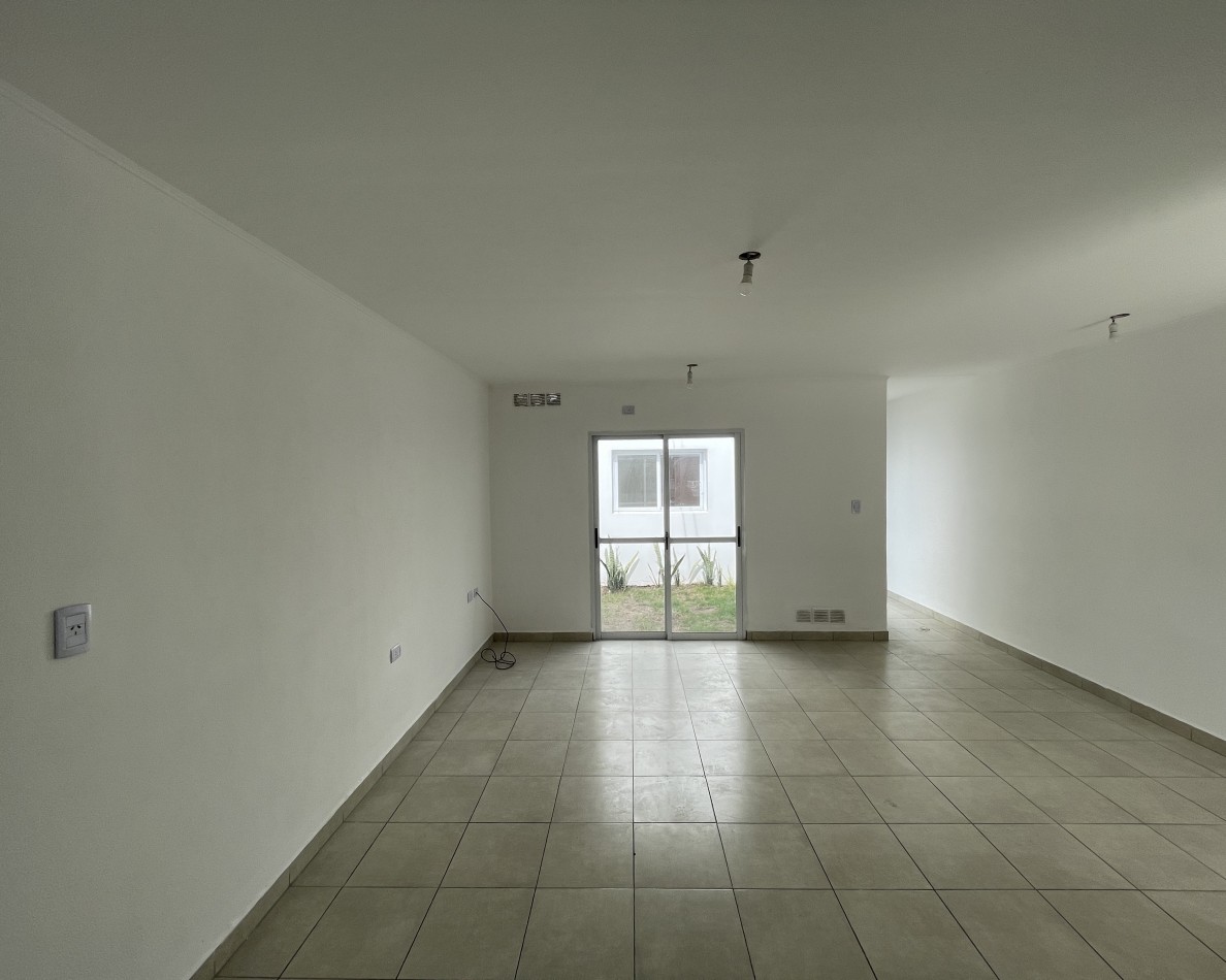 Casa de 2 dormitorios en alquiler en calle Roque Saenz Peña 1576 