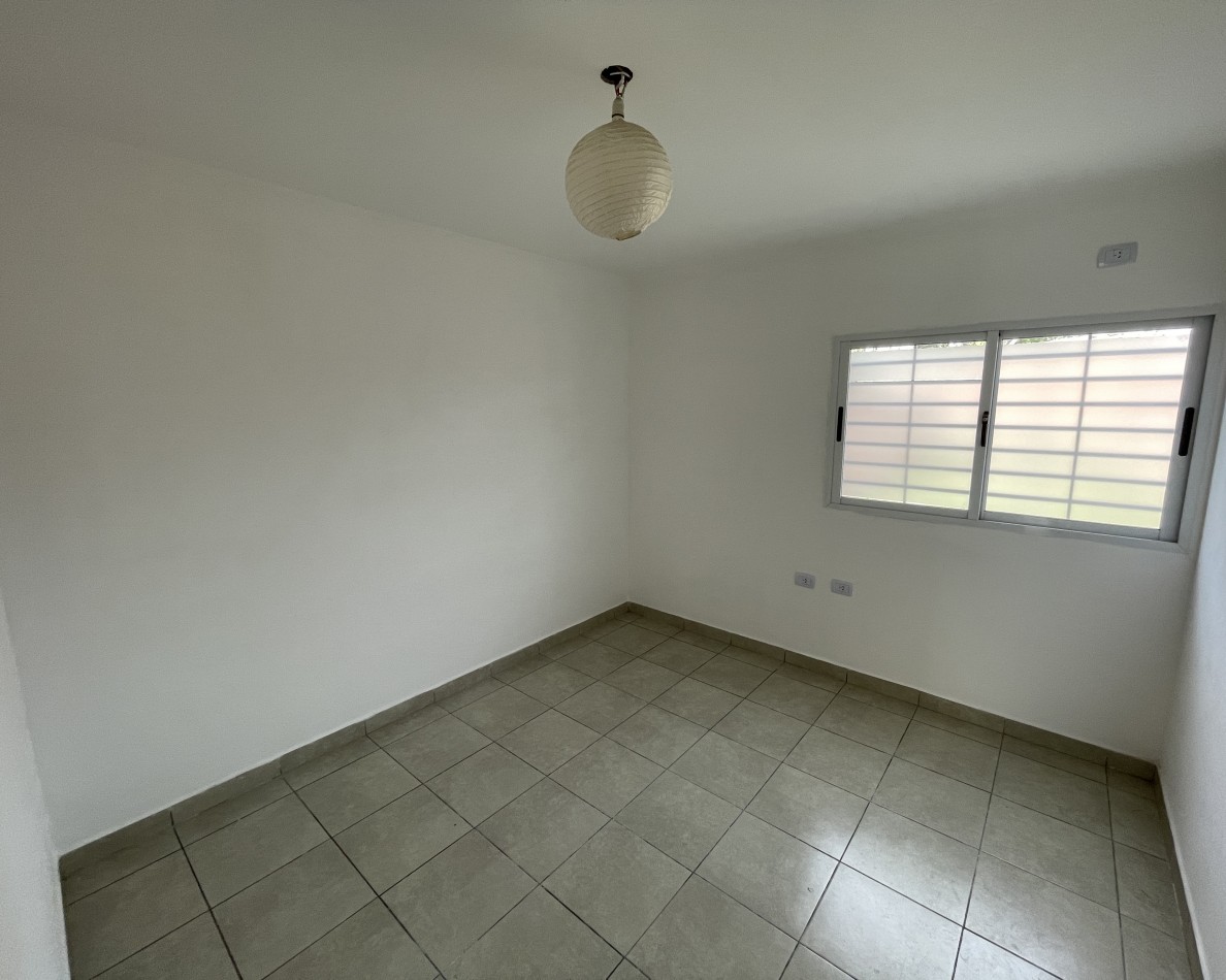 Casa de 2 dormitorios en alquiler en calle Roque Saenz Peña 1576 