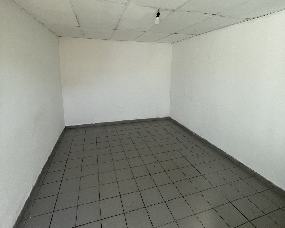 Casa interna en alquiler en calle Regis Martinez 1645 