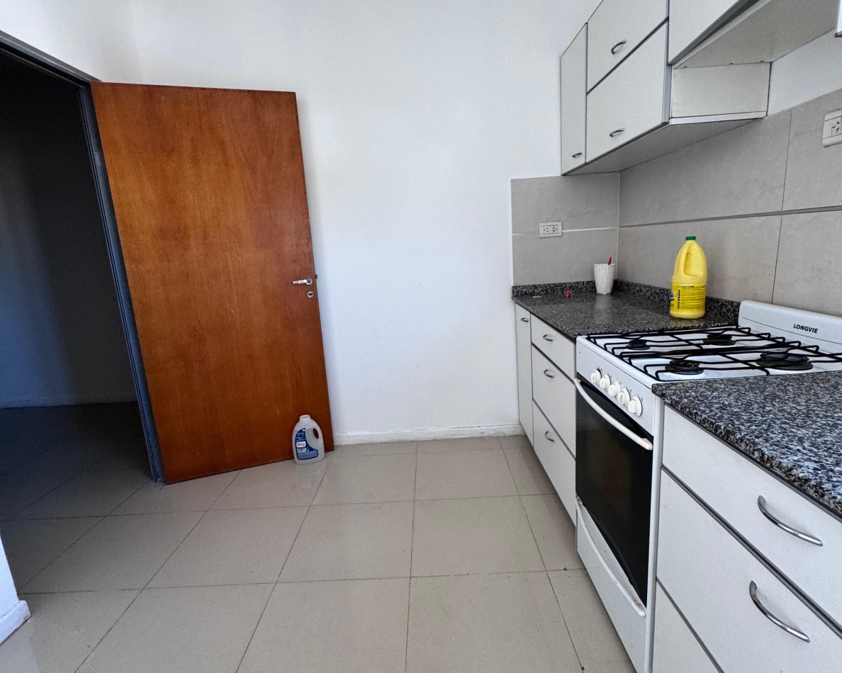 Departamento de 2 dormitorios + cochera en alquiler en calle Santa Cruz 144