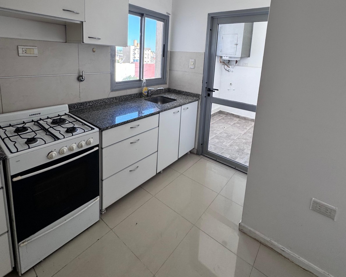 Departamento de 2 dormitorios + cochera en alquiler en calle Santa Cruz 144