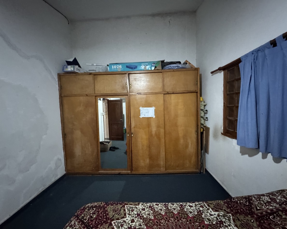 Casa de 3 dormitorios con cochera y terraza en alquiler en calle Fernando 