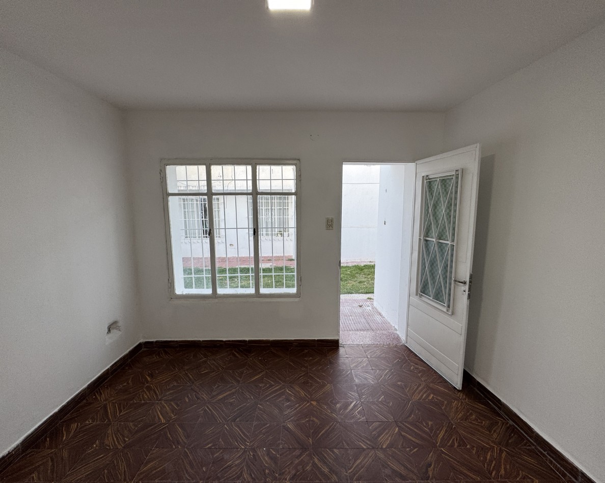 Se alquila departamento de 2 dormitorios  en calle Boulevard Sarmiento 