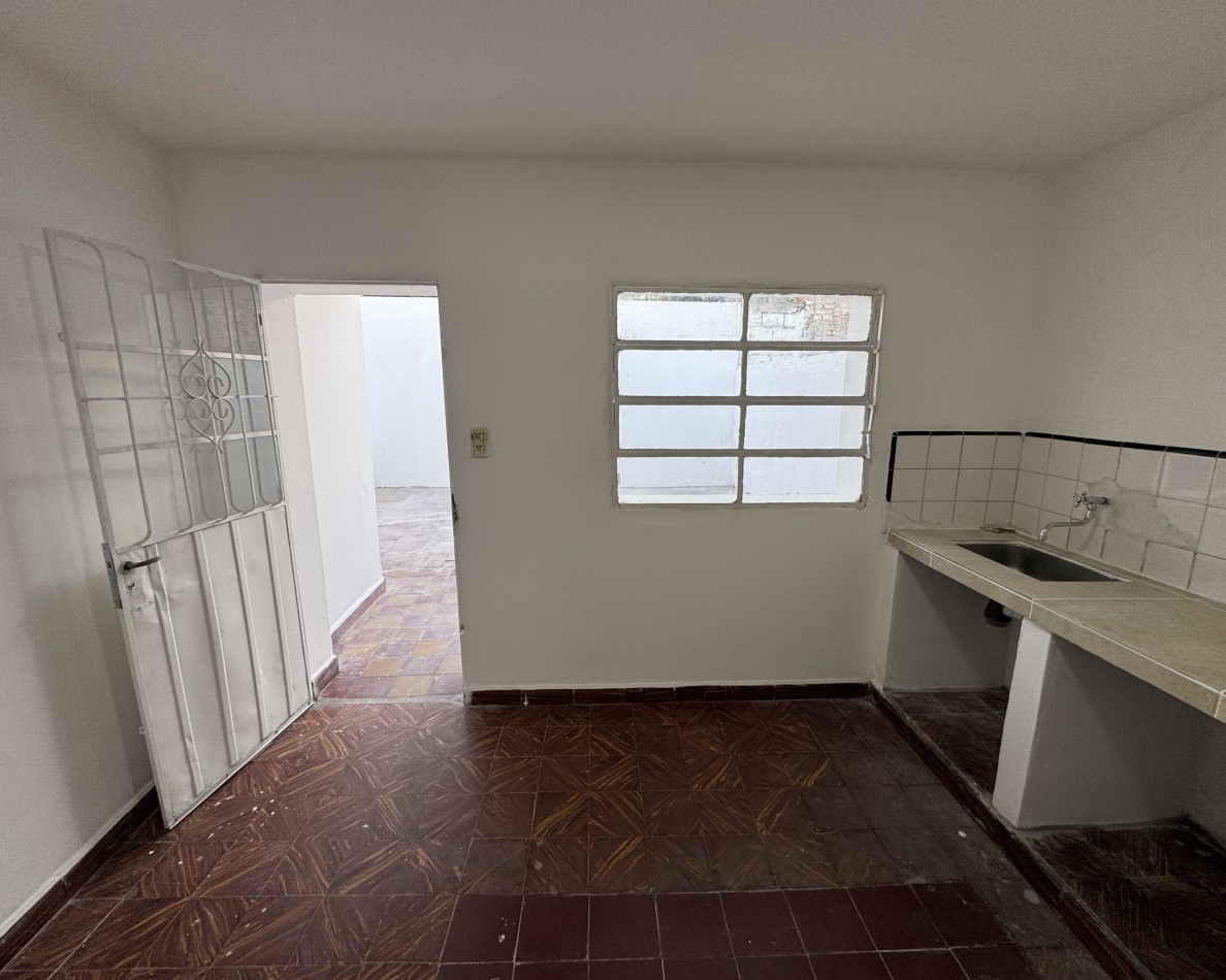 Se alquila departamento de 2 dormitorios  en calle Boulevard Sarmiento 