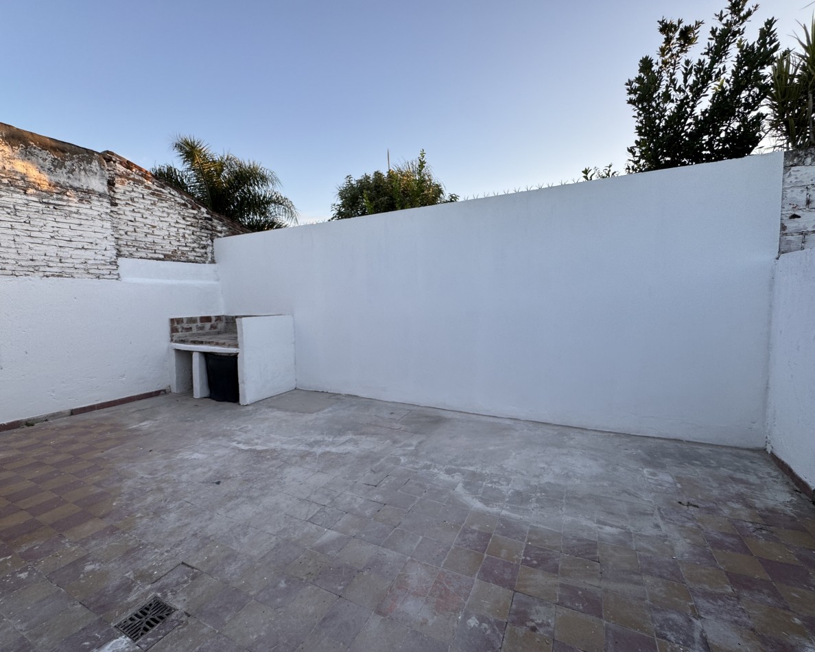 Se alquila departamento de 2 dormitorios  en calle Boulevard Sarmiento 