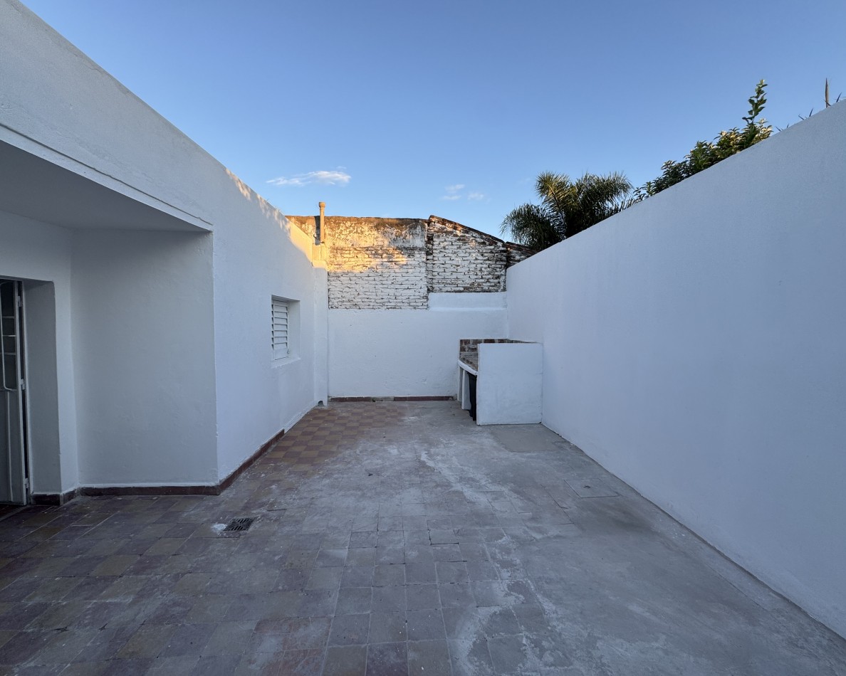 Se alquila departamento de 2 dormitorios  en calle Boulevard Sarmiento 