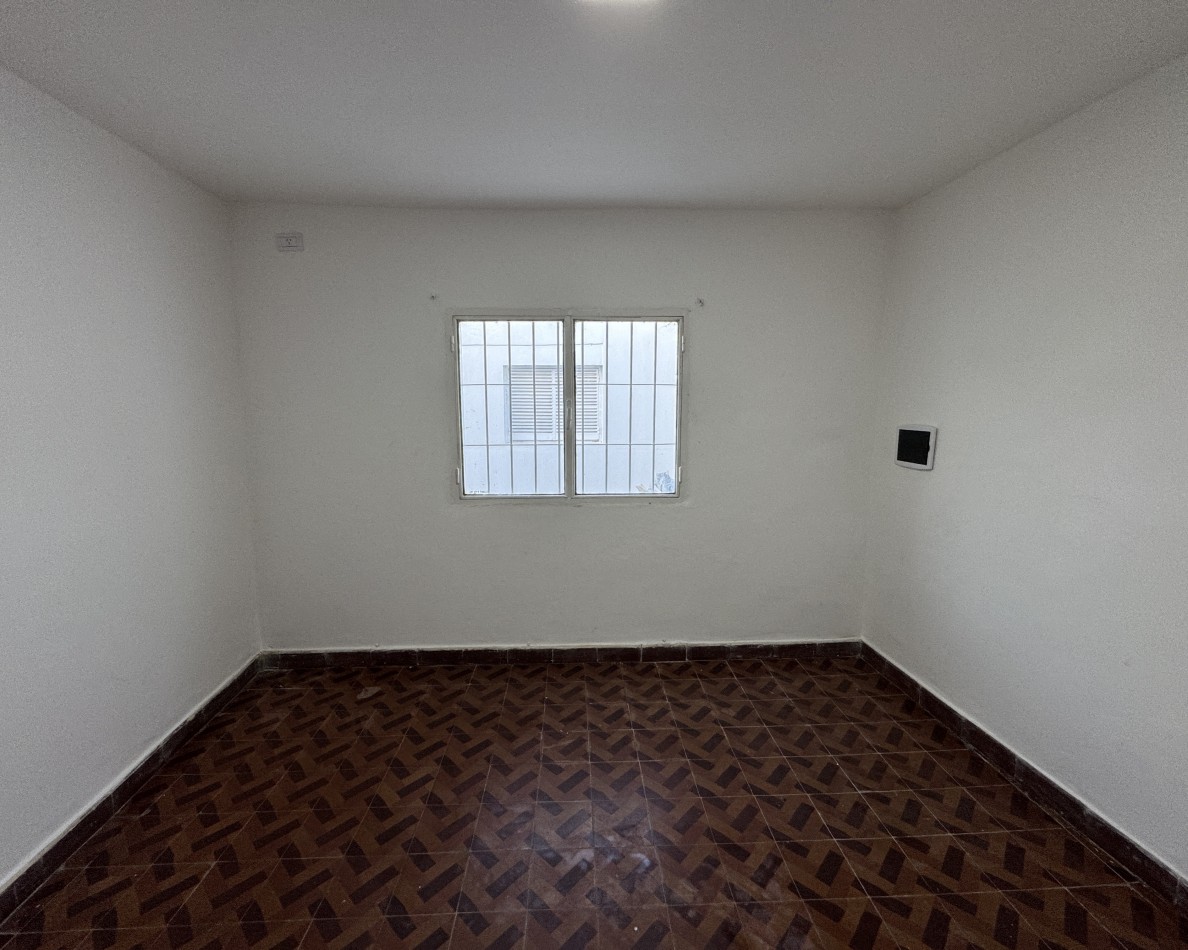 Se alquila departamento de 2 dormitorios  en calle Boulevard Sarmiento 