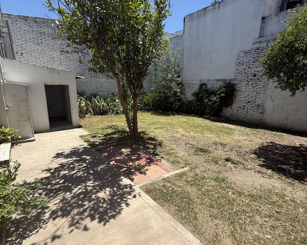 Gran casa en alquiler en calle Victoria 283 - Zona Parque Urquiza-