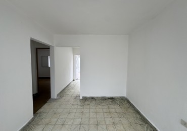 ALQUILER - 2 DORMITORIOS CON PATIO PARANA