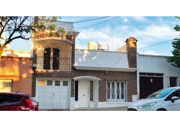 Casa centrica en venta 4 dormitorios con terraza, patio y piscina - Parana