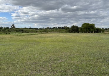 Se vende amplio terreno en Parana sobre calle Santiago Cavallo 